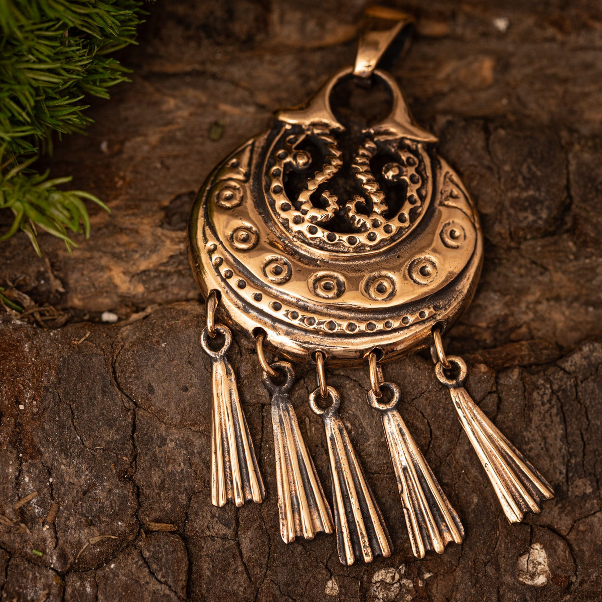 Nordisk Amulet Med Vedhæng Bronze – billede 1