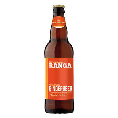 En 500 ml brun glasflaske Westons Ranga - Gingerbeer Cider med en rød og orange etiket, hvor der står "Ranga" og "Alcoholic Gingerbeer, en frisk balance mellem ingefær og krydderier, 4,0% Alc/Vol. Est. New Zealand." Flasken har en rød låg. Perfekt til dem, der elsker den dristige smag af ingefærøl eller cider.